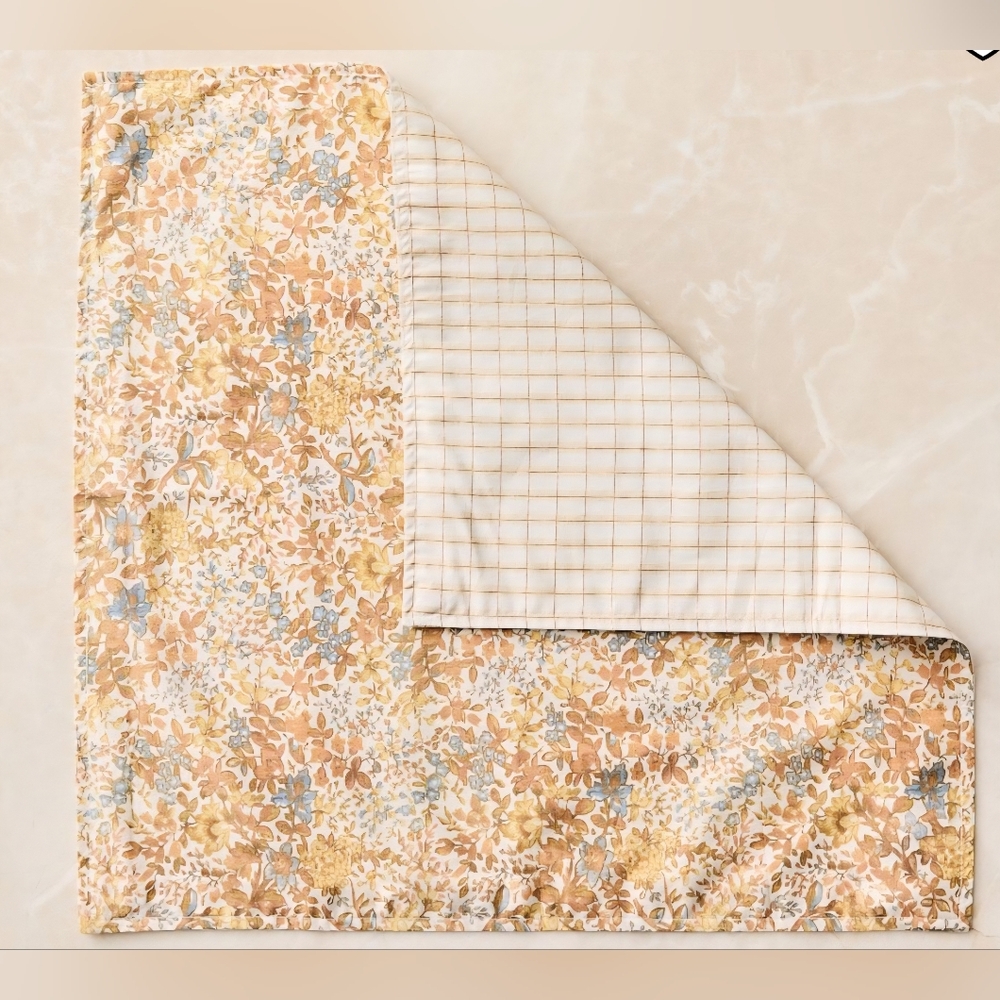 ❤️BUY 2 GET 1 FREE  Frankie Floral Napkin Sets, Color Yellow & Green - Picture 3 of 16